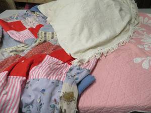 VINTAGE QUILT, BED SPREAD AND THINNER QUILT