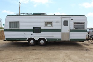 lot 24 image: 1973 Coachman Travel Trailer