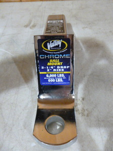 lot 11 image: Valley Chrome Ball Mount