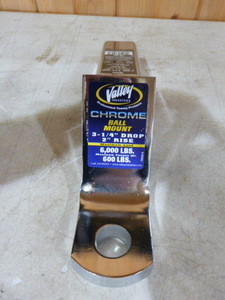 lot 12 image: Valley Chrome Ball Mount