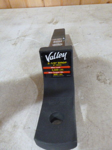 lot 13 image: Valley Ball Mount
