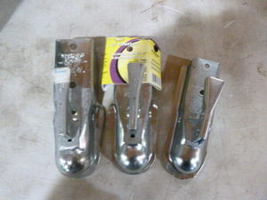 lot 21 image: 3 Couplers