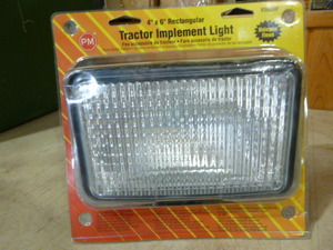 lot 62 image: Peterson Manufacturing Tractor Implement Light