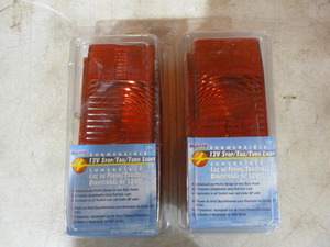 lot 69 image: Blazer Submersible 12V StopTailTurn Lights