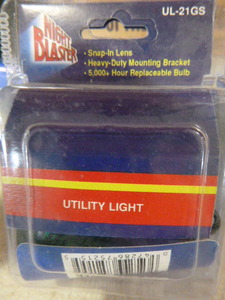 lot 107 image: 16 Optronics Night Blaster Green Utility Lights