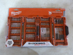 lot 194 image: Milwaukee 74 Piece Impact Driver Bit Set