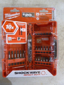 lot 195 image: Milwaukee 25 Piece Impact Driver Bit Set