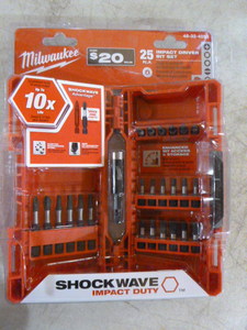 lot 197 image: Milwaukee 25 Piece Impact Driver Bit Set