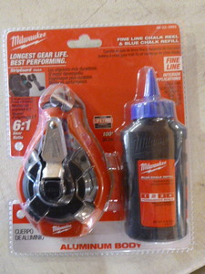 lot 198 image: Milwaukee Fine Line Chalk Reel and Blue Chalk Refill