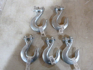 lot 209 image: 5 King Chain Clevis Slip Hooks