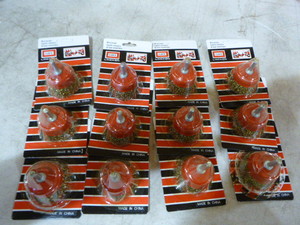 lot 213 image: 1 Dozen Hawk Linckon Wire Brushes