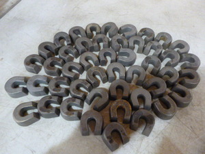 lot 233 image: Lot of Horseshoe Magnets