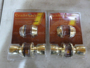lot 246 image: 2 Combo Locket Sets Door Knobs