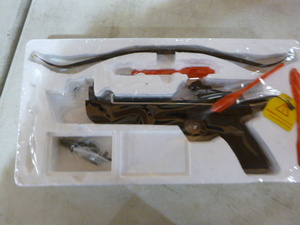 lot 292 image: Camco Tools Pistol Crossbow with Safety Lock