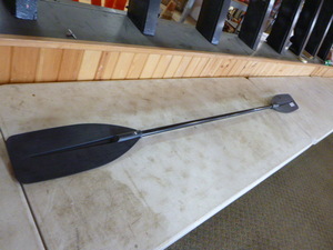 lot 352 image: Propel Paddle Gear Kayak Paddle