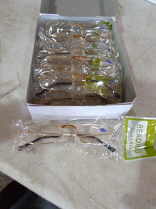 lot 366 image: 1 Dozen Pair of Reading Glasses