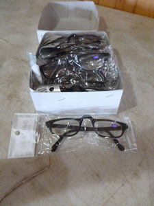 lot 367 image: 1 Dozen Pair of Reading Glasses