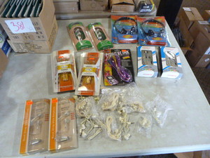 lot 383 image: Lot of Ear Buds