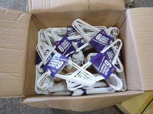 lot 399 image: 28 Packs of Plastic Clothes Hangers