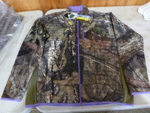 lot 277 image: Mossy Oak Yukon Gear Womens Hunting Jacket