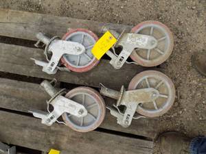 lot 34 image: 4 - Scaffold Casters