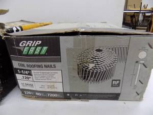 lot 11 image: Roofing Nails