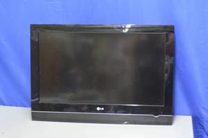 32 inch LCD HDTV with 1080p Resolution with mounting bracket