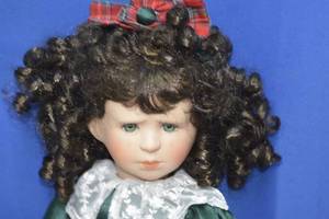 Lynne Randolph Porcelain doll Beth Designer Guild 7155000