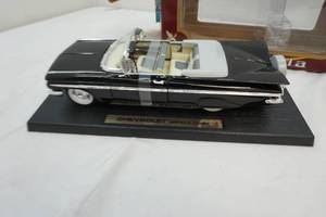 lot 1 image: collector die cast car 1959 Chevrolet Impala