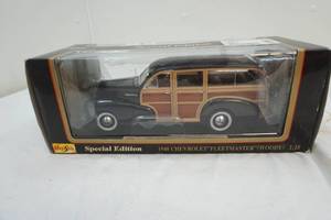 lot 2 image: collector die cast car 1948 Chevrolet Woody Fleetmaster