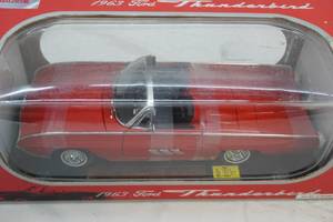 lot 6 image: collector die cast car 1963 Ford Thunderbird