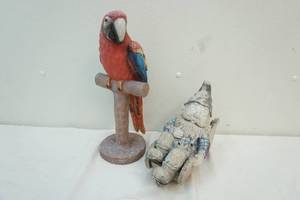 lot 13 image: rock garden parrot and gnome