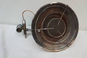 lot 25 image: sunflower lamp