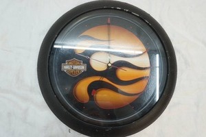 lot 135 image: Harley Davidson wall clock