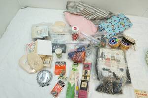 lot 166 image: sewingartscrafts items