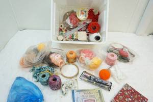 lot 164 image: sewing and craft items