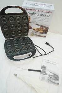 lot 183 image: Stonewall Kitchen doughnut maker