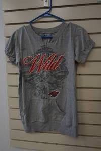 lot 259 image: womens Minnesota Wild shirt size M