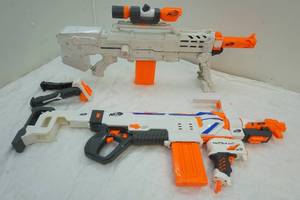 lot 265 image: Nerf guns