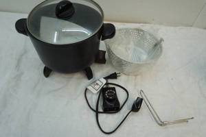 lot 290 image: Presto deep fryer