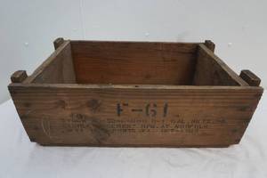 lot 43 image: vintage U.S. Navy F-61 wood box