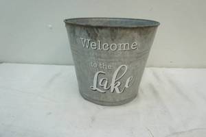 lot 70 image: galvanized bucket