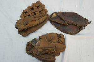 lot 89 image: vintage baseball gloves