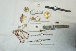 lot 96 image: jewelry-watches