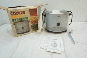 lot 98 image: vintage Munsey cookerfryersteamer