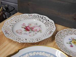Set of 4 Vintage plates