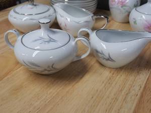 Sugar & Creamers and Dessert bowls