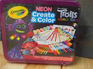 Crayola color kit