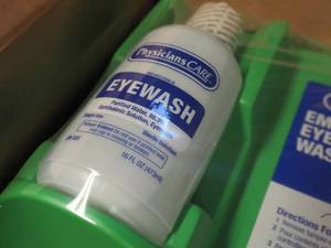 2 eye wash station