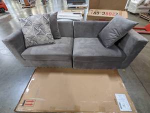 lot 825 image: Gray Sofa Sectional.